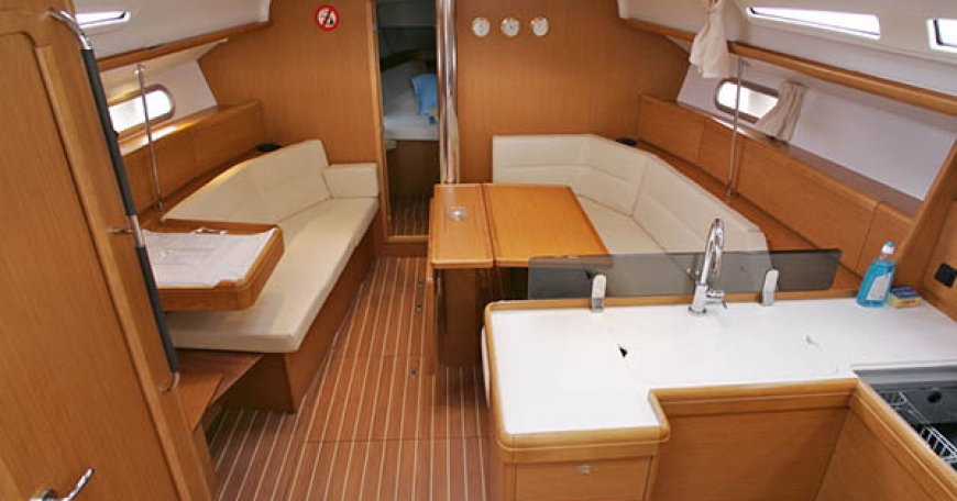 Sun Odyssey 42i