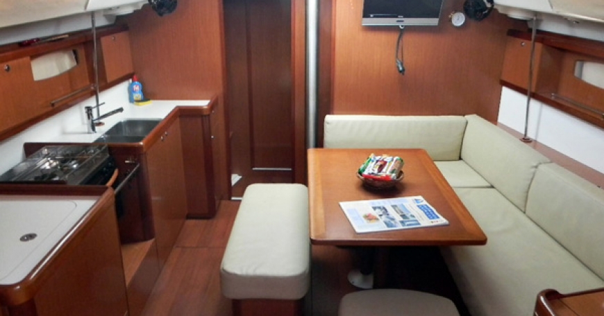 Oceanis 43