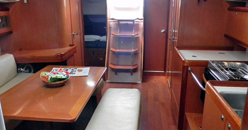 Oceanis 43